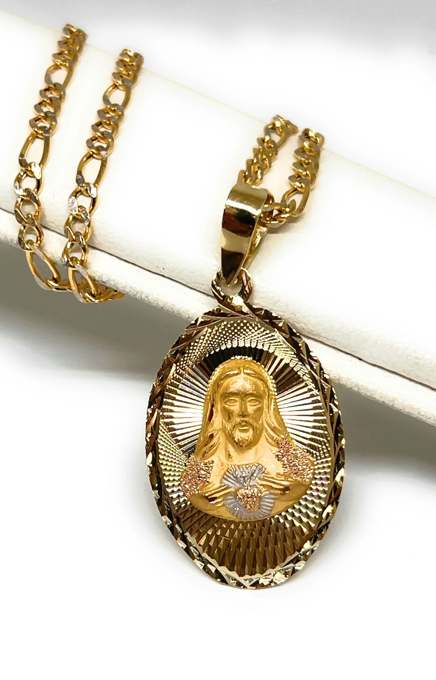 10k Solid Gold Yellow Gold Classic Jesus Sagrado Corazon Oval Pendant Necklace (MADE IN MX)