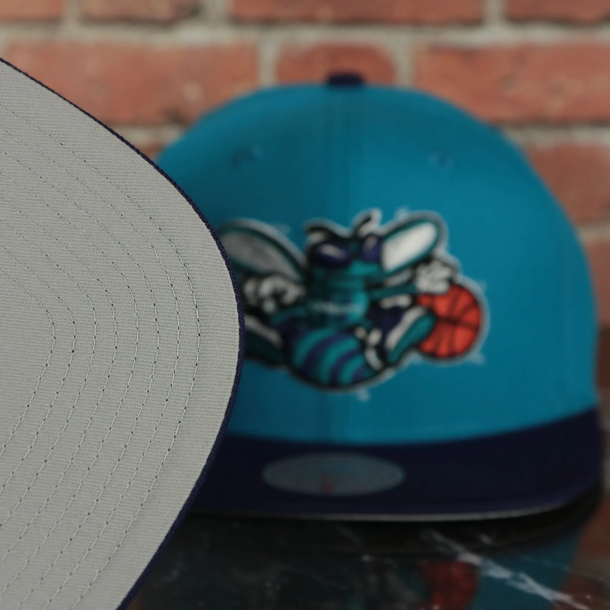 Charlotte Hornets Hardwood Classics Jumbotron Charlotte Ripped Wordmark side patch Grey Bottom Teal/Purple Snapback hat | Mitche