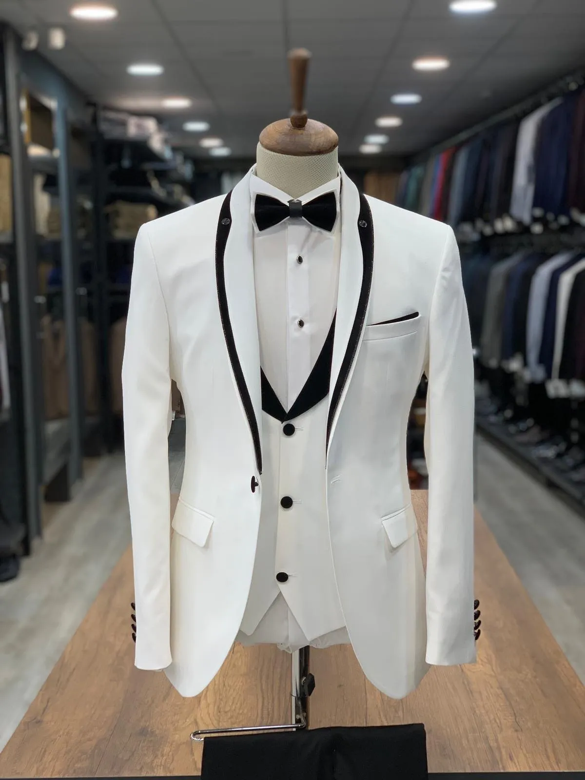 Partoni Royal White Slim Fit Tuxedo