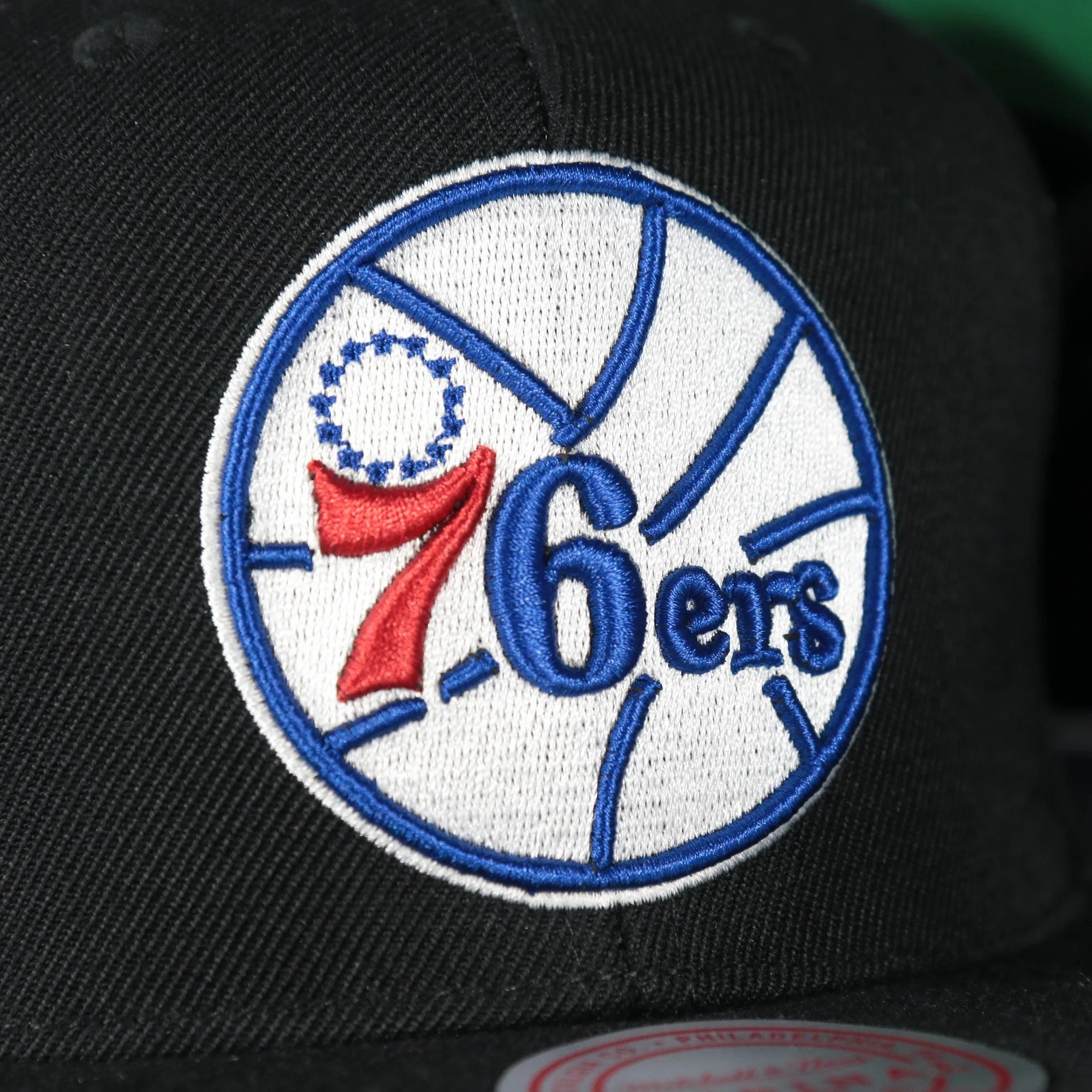 Philadelphia 76ers Hardwood Classics 1983 NBA Finals Side Patch Green Bottom | Black Snapback Hat