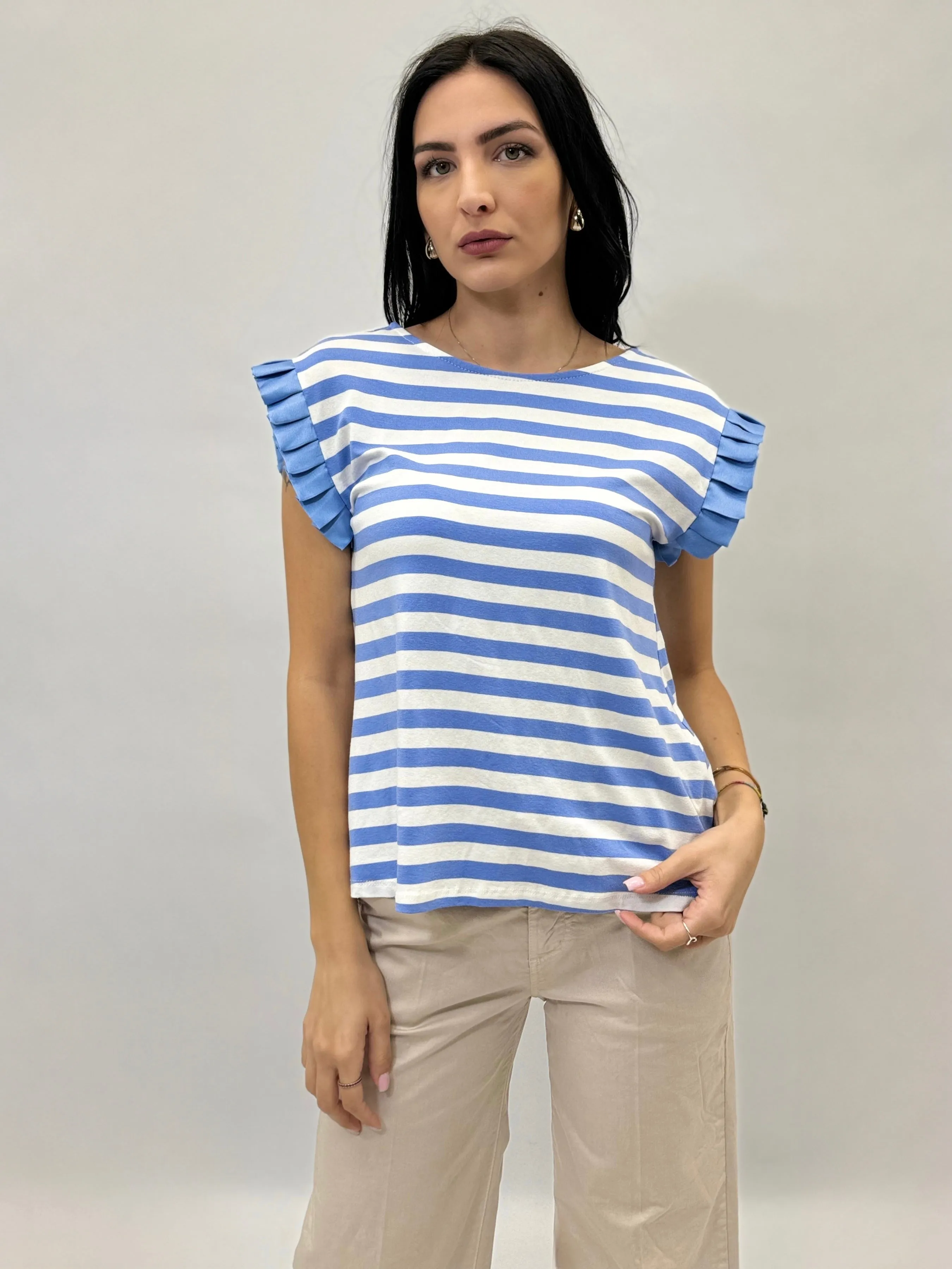 T-shirt a righe con dettaglio maniche